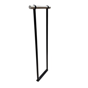 Seisontatuki rappuralliin, musta, 105cm. Seisontatuesta saat hyvän otteen tasapainottamaan jalkojen pyyhkimistä rappuralliin.